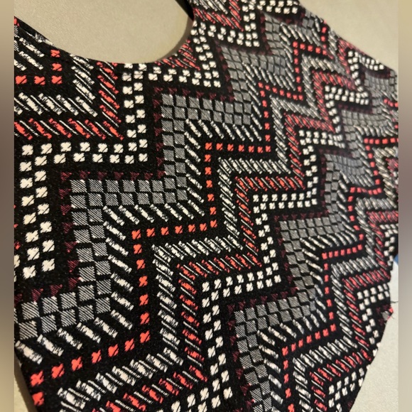 Women’s Chevron Cropped Tank Top with Split Back and Bow Size Large - Picture 6 of 8